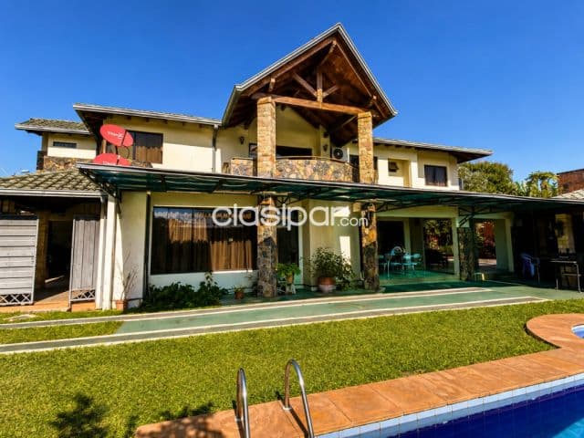 Casa de Lujo en Lambaré | 5 Dormitorios | Piscina | USD 390.000, foto 1