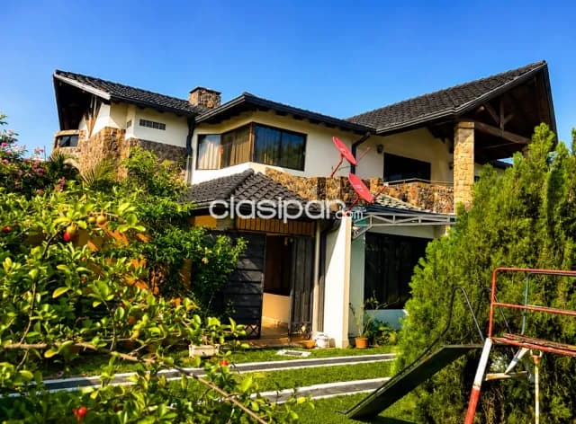 Casa de Lujo en Lambaré | 5 Dormitorios | Piscina | USD 390.000, foto 3