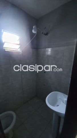 Vendo, casa economica, San Lorenzo centro, entre ruta 1 y ruta 2