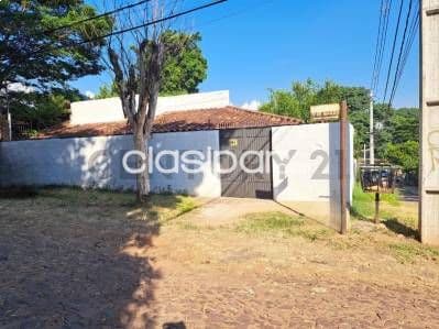 Casa en Venta en Casa en esquina en venta. Villa Elisa