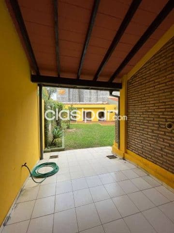 Casa en San Lorenzo - barrio sinalco, las flores casi ypati