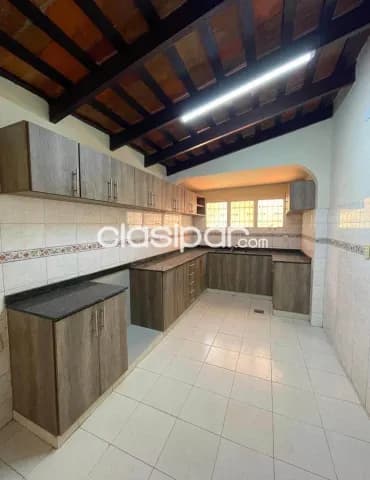 🏡 ALQUILER: Hermosa Casa en Barrio Jara con Piscina y Quincho, foto 5