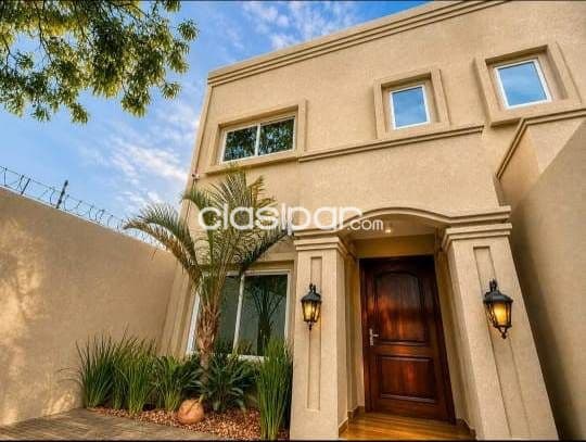 San Lorenzo, shop Pinedo: Impecable casa dúplex, 3 dormit, jardín, terminación superior