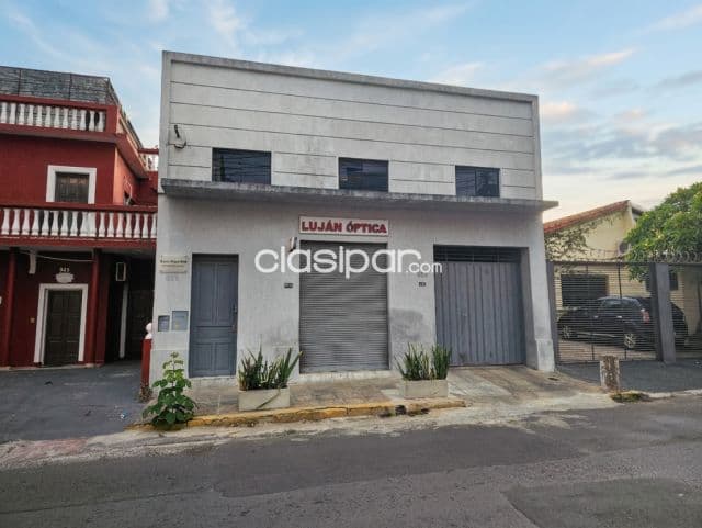 residencia con local comercial en Asunción