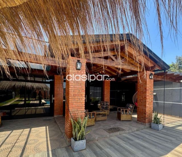 Limpio: 720 m2, maravillosa casa quinta a estrenar, jardín, quincho, piscina, 2 casas