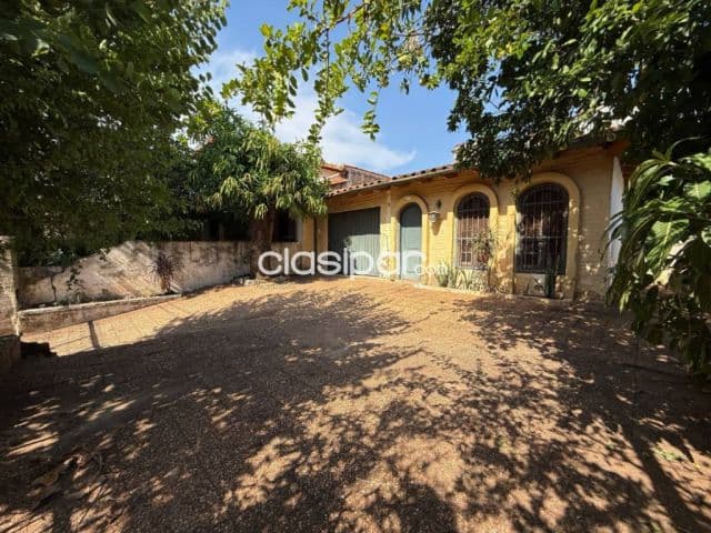 En venta terreno con consruccion a refaccionar o demoler en san vicente