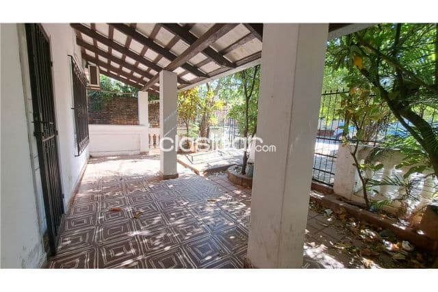 Casa independiente en lambare