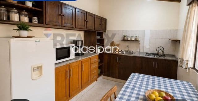Casa 5 hab. C/cancha tenis en terreno 1.300 m2 a 950 mtrs del cit-Luque