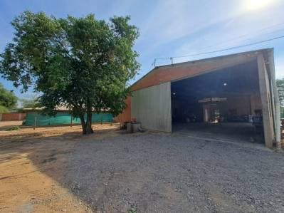Tinglado con casa en venta