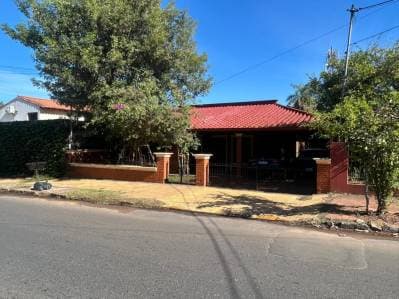 En venta casa en los laureles