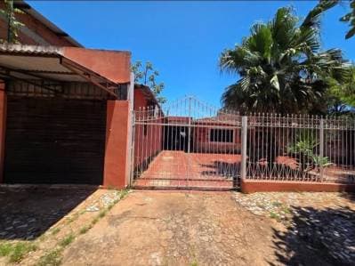 Vendo Casa en CDE con excelente ubicación