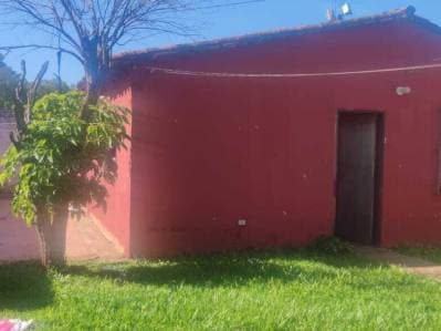 Terreno con casa a refaccionar – Barrio Estanzuela, Fernando de la Mora