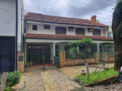 En Venta Casa a refaccionar o demoler en Villa Morra