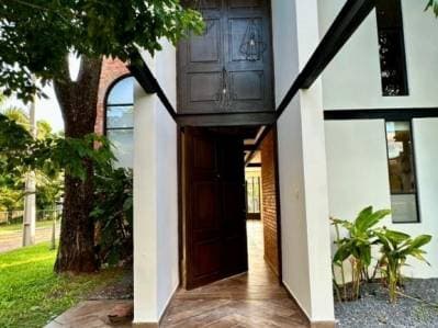EN VENTA Residencia en el Condominio Plaza de los Mangos