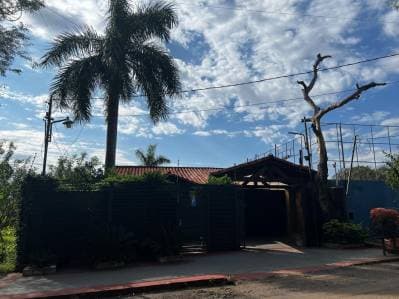 En Venta Casa en Zona Yacht - Lambaré