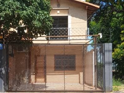 Alquilo dúplex en esquina en barrio las golondrinas