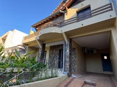 Casa en Alquiler – Barrio Mariscal Estigarribia, Asunción