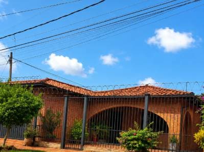 En venta casa zona shopping mariano