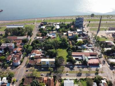 Amplio terreno en la mejor zona comercial y estrategica de Encarnación
