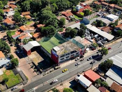 ¡Amplio local comercial en alquiler en Villa Elisa!