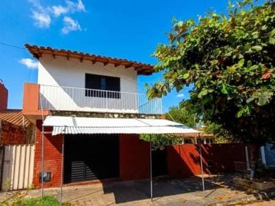 Alquilo casa con salon comercial