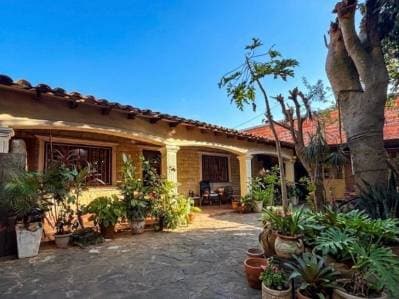 Vendo casa en lambare
