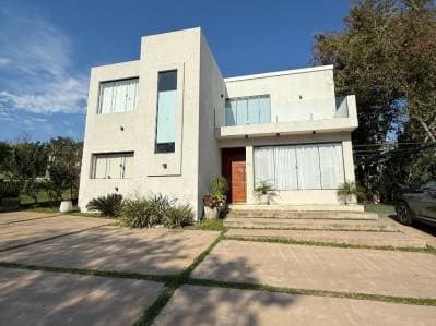 Casa en Venta – Sunset Hills, San Bernardino