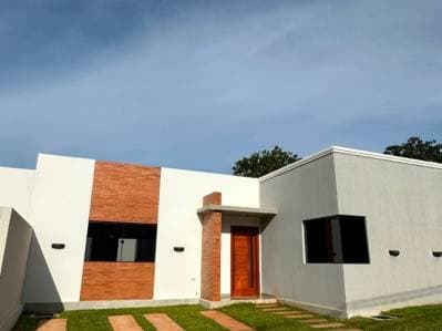 Vendo Casas en Barrio Cerrado en Luque