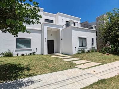 Exclusiva Residencia en Aqua Village