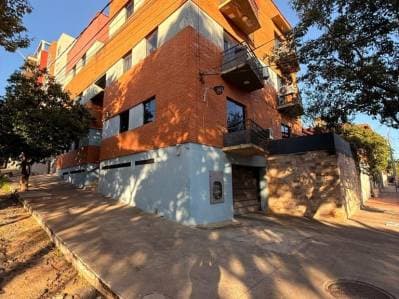 Se vende comodo departamento de un dormitorio en barrio Jara
