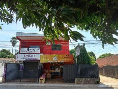 Vendo propiedad con dos locales comerciales y 5 departamentos en capiata