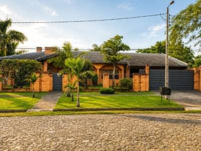 Casa en Venta – Surubii | Camino del Golf