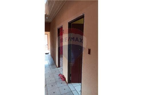 Vendo casa en hohenau c/ salon comercial