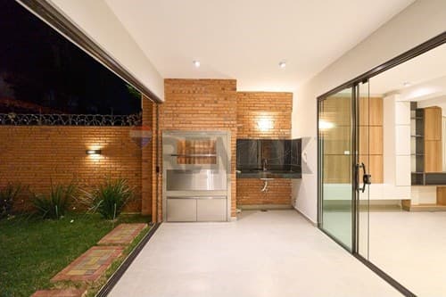 Casa pareada zona shopping mariscal