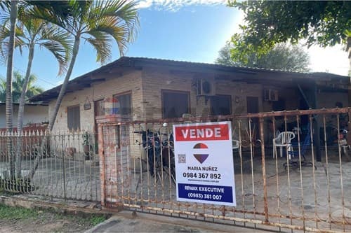 Casa con Local Comercial en Limpio