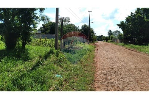 Terreno en km 10 acaray