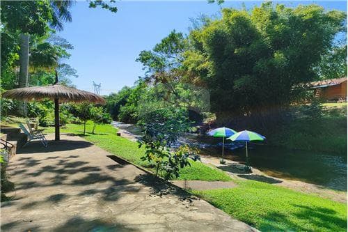Vendo casa quinta a orilla del rio yhaguy