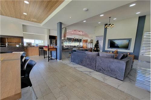 Lujosa residencia a la venta en agua vista
