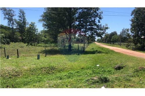 Terreno sobre ruta en esquina en villa florida
