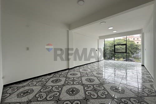 Salón comercial en alquiler – Ciudad del Este