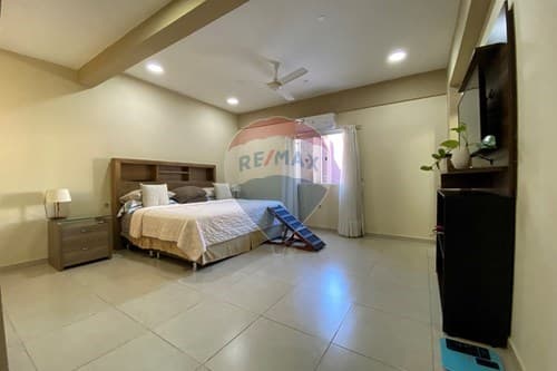 Vendo Moderna Casa en el Barrio San Vicente