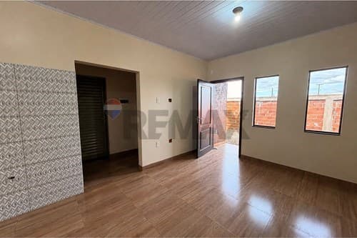 Alquilo casa en los cedrales