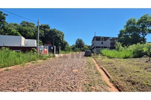 Terreno en venta detrás de la UNI
