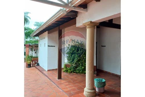 Vendo salon de eventos y complejo deportivo