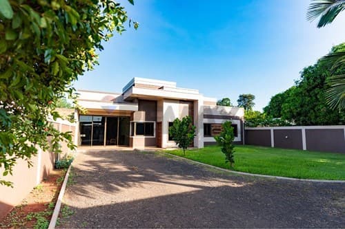 ¡Alquila Casa Moderna en Campiña Verde!