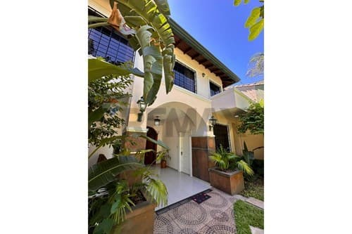 Lujosa Casa en Alquiler - Asunción - Carmelitas