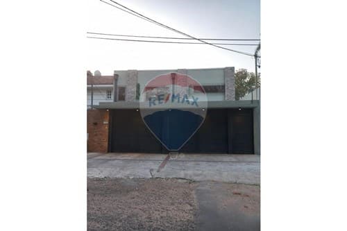 Vendo hermosa residencia Villa Morra c/ piscina