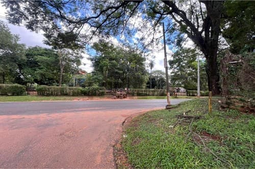 En venta casa con amplio patio fte a granja ochi