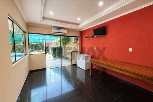 En Venta Casa Quinta con Piscina en Limpio