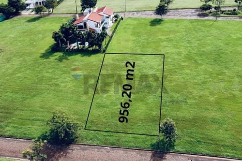 Terreno en venta, costa del lago !